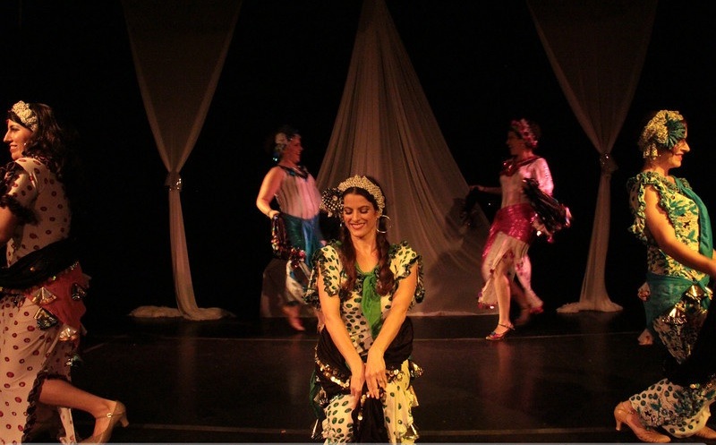 Jenna: Bellydance Performance Artist & Instructor